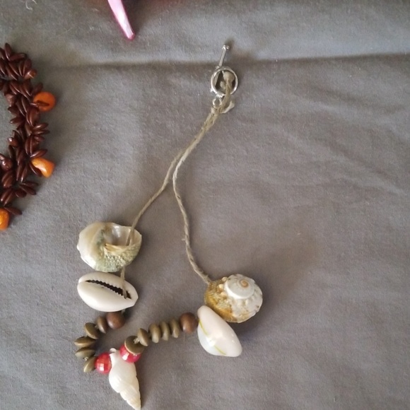 4 Bracelets, 1 Ankle Bracelet - Picture 5 of 5